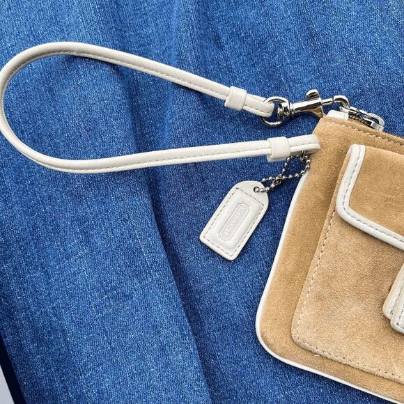 Vintage Coach Soho Buckle Suede Leather Wristlet in Tan & Cream - Picture 11 of 11